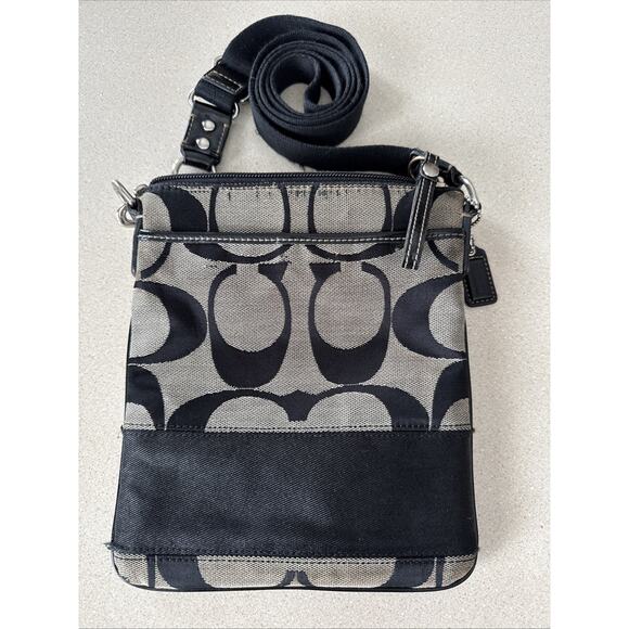 Coach Signature File Bag Crossbody Purse Nylon & Canvas Gray With Black C - Picture 1 of 3